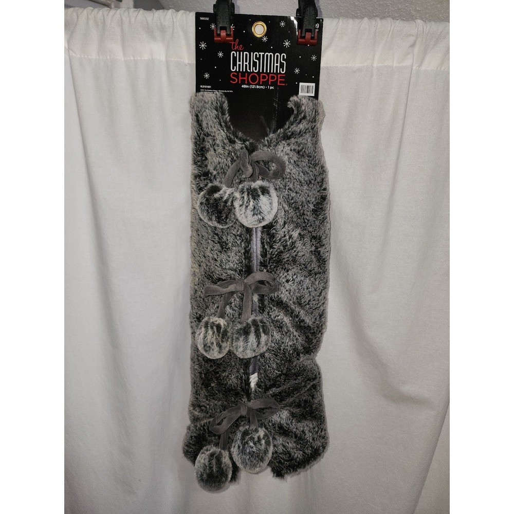 NEW The Christmas‎ Shoppe faux fur Tree skirt